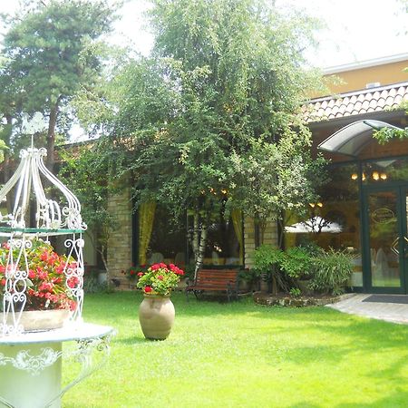 Hotel Il Rustichello 로나토 외부 사진