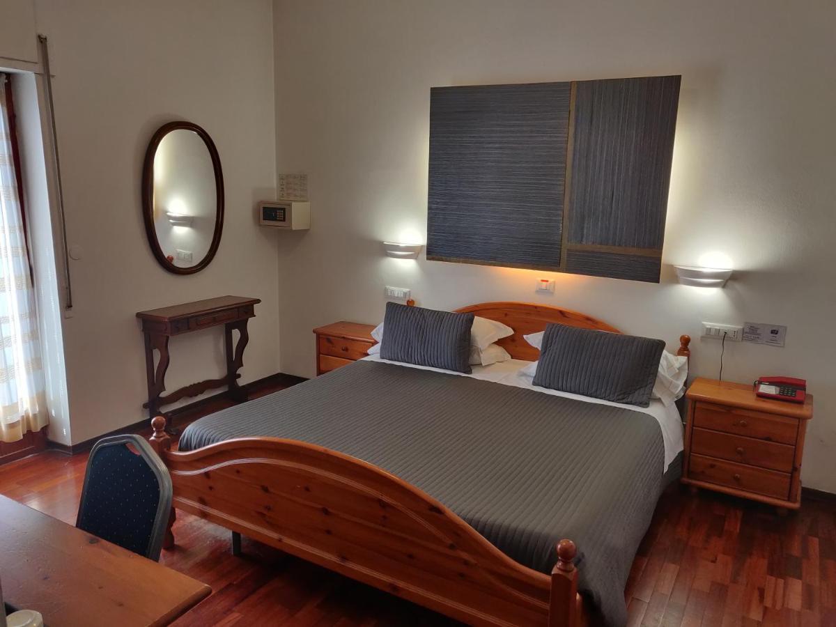 Hotel Il Rustichello 로나토 외부 사진