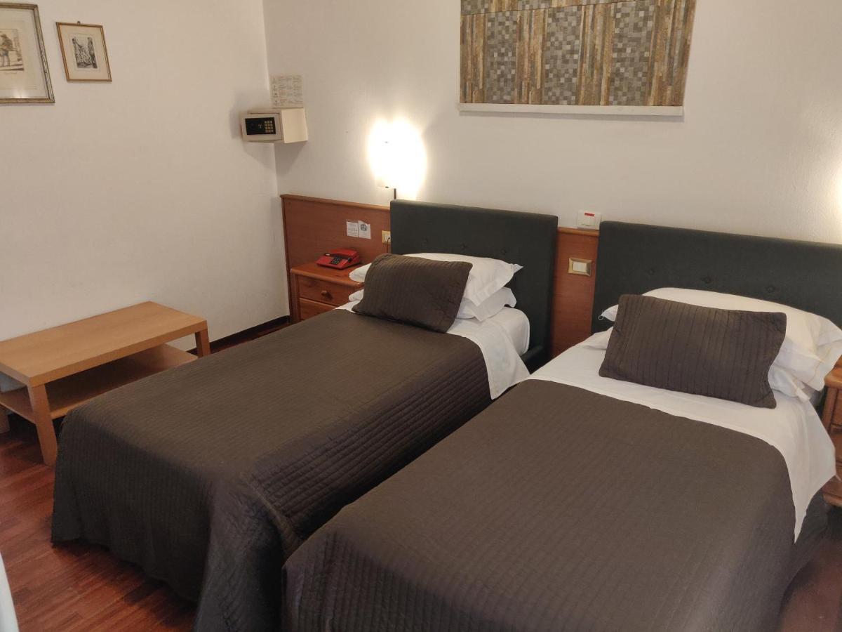 Hotel Il Rustichello 로나토 외부 사진