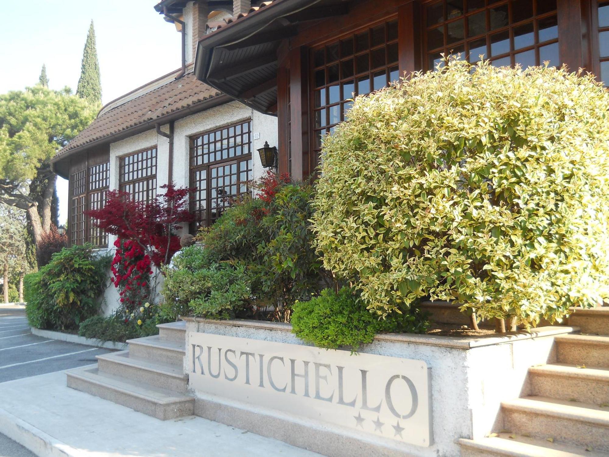Hotel Il Rustichello 로나토 외부 사진